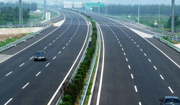 88b878dafddf129143b54c71c2c37e0a 19台三一设备奋战太行山——晋济高速公路工程